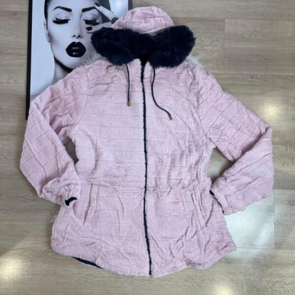 Azul Marinho com Pelo Rosa